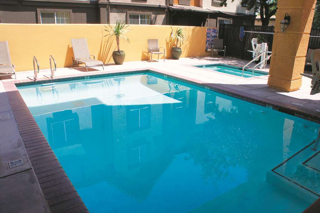 Fairfield By Marriott Inn & Suites Fresno Riverpark Зручності фото